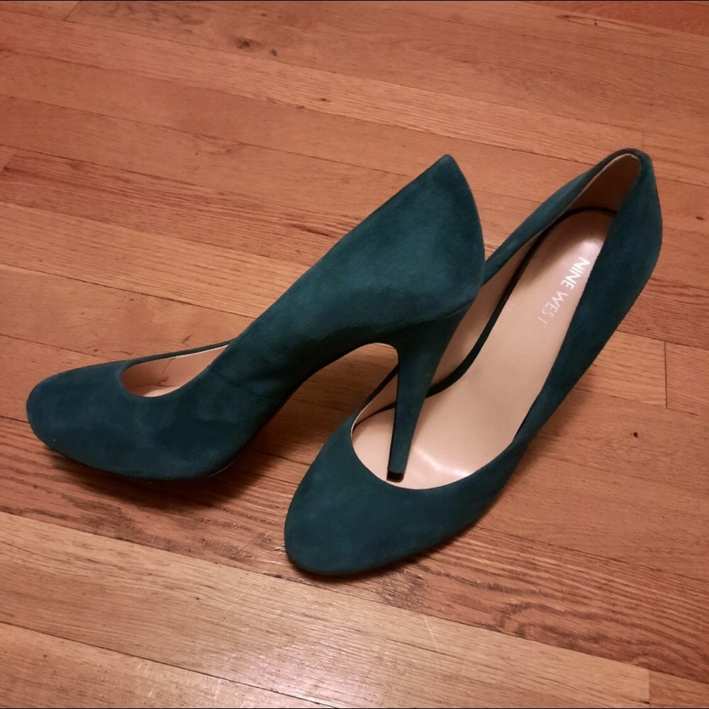 Nine West teal nubuck pumps LNC.